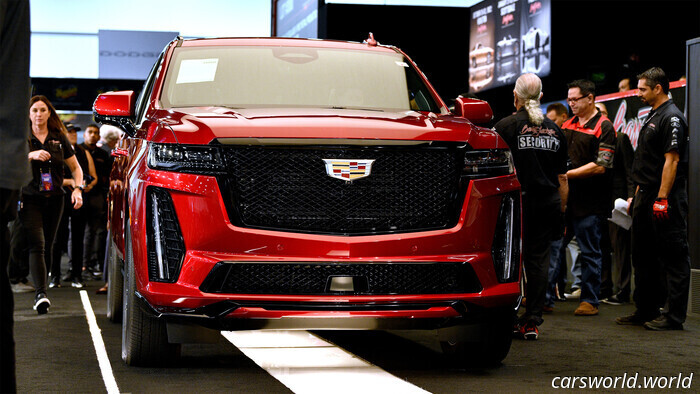 Ladrón Serial de Cadillac Robó Escalade Vs por Valor de $1.5 Millones del Lote de GM | Carscoops